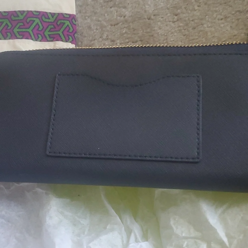 Tory burch HOST PICK leather gorgeous new tagged boxed and bag which is extra